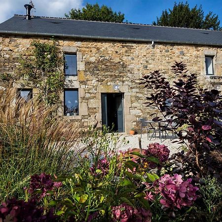 Au Fil De L'Eau Bed & Breakfast Le Vast Exterior photo
