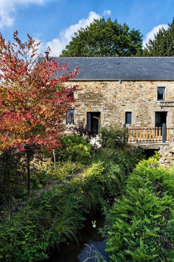 Au Fil De L'Eau Bed & Breakfast Le Vast Exterior photo